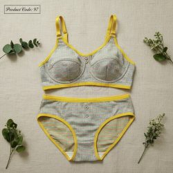 ست شورت و سوتین دکمه دار طرحدار