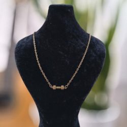گردنبند زنانه و مردانه طرح دمبل و وزنه باشگاه سایز کوچک با زنجیر دیپلمات برنزی