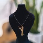 گردنبند برنزی طرح شانه و قیچی آرایشگری سایز بزرگ با زنجیر خلخال برنز 105 742 گردنبند برنزی طرح شانه و قیچی آرایشگری سایز بزرگ با زنجیر خلخال برنز