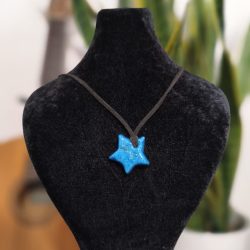 گردنبند طرح ستاره با سنگ آبی طبیعی و بند تریشه-طراحی ظریف و رویایی