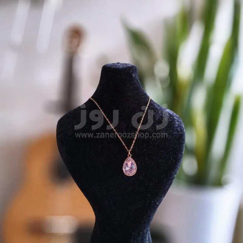 گردنبند با پلاک طرح اشک یاسی و زنجیر طلایی دیپلمات طراحی مدرن و مینیمال 1 گردنبند با پلاک طرح اشک یاسی و زنجیر طلایی دیپلمات طراحی مدرن و مینیمال